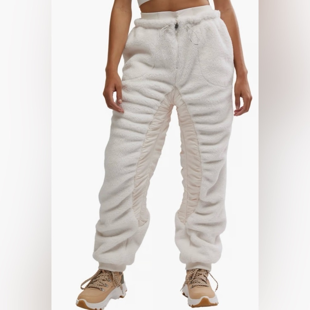 NWOT FP movement sundown fleece pants Sz L